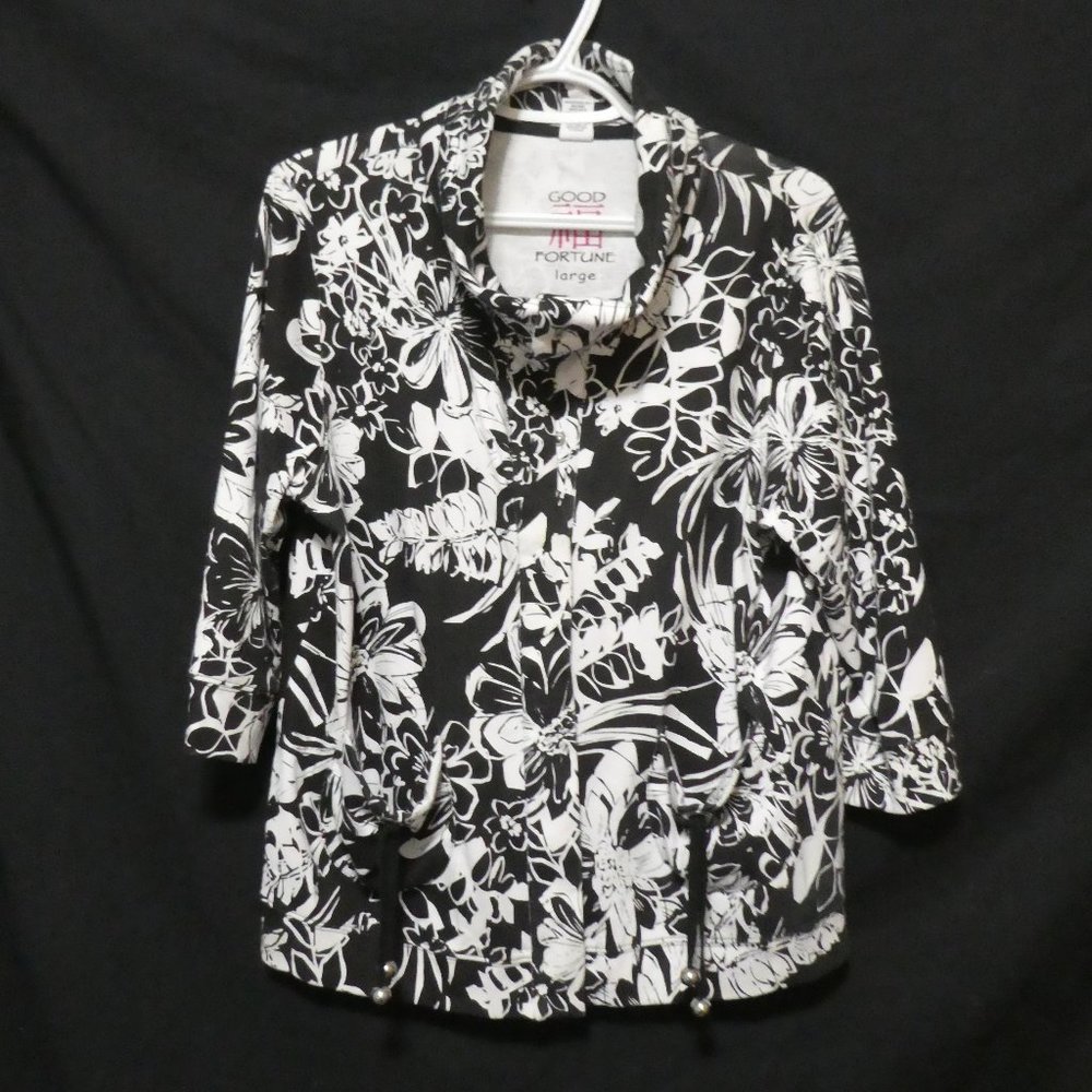 GOOD FORTUNE | large | Black and White Floral Snap Button-Up Jacket | NWOT